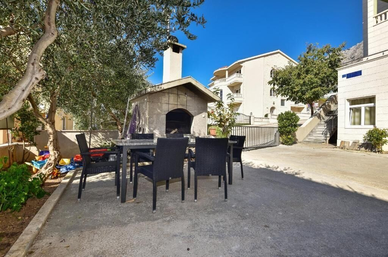 Exterior & Views 2, Apartments and Rooms Roso, Makarska