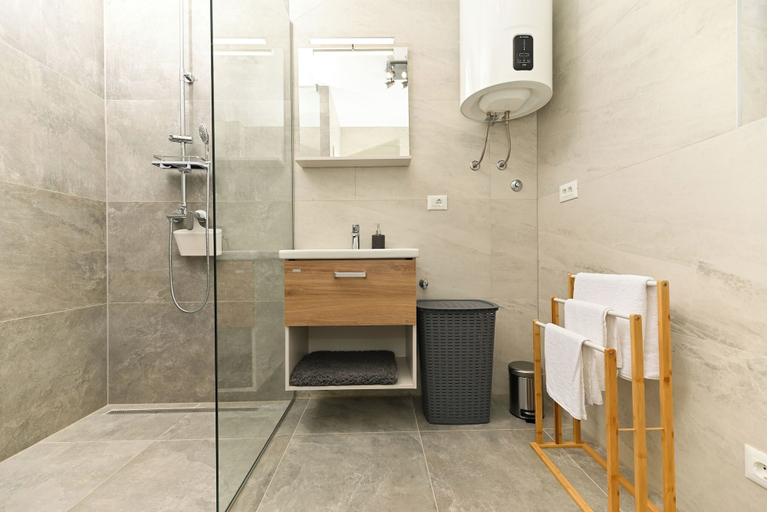 Bathroom 3, Apartments Diva, Okrug