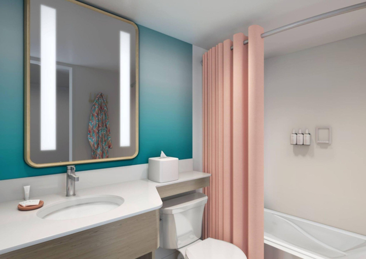 Bathroom 5, The Twin Fin Hotel, Honolulu