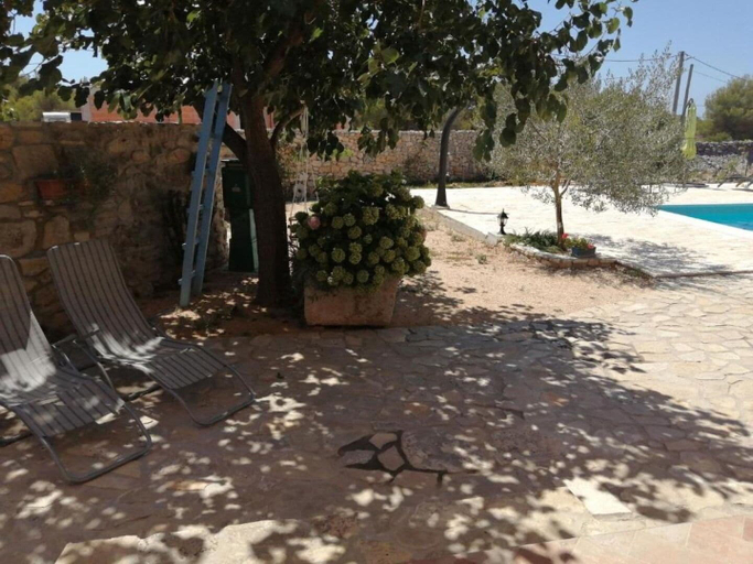 Courtyard 2, Rooms Agro B&B Linda, Pirovac