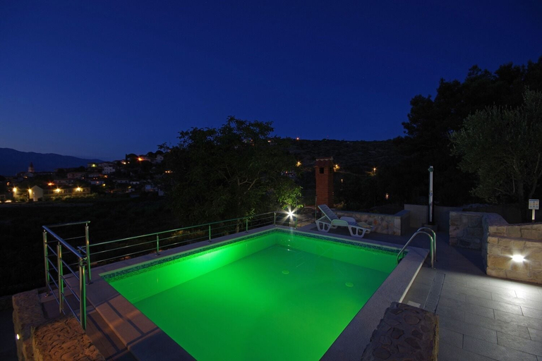 Sport & Beauty 4, House Tonko, Postira