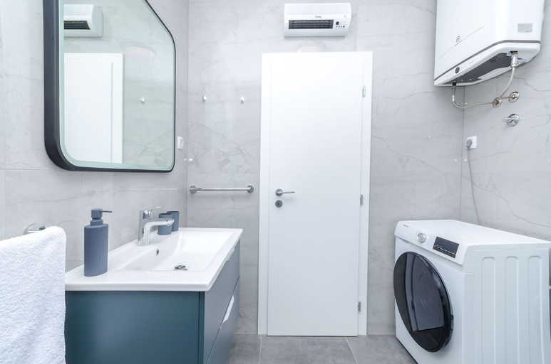 Bathroom 5, House Mateljan, Jelsa