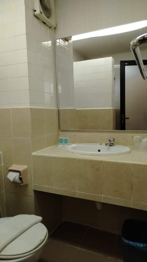 Bathroom 4, Hotel Seri Malaysia Port Dickson, Port Dickson