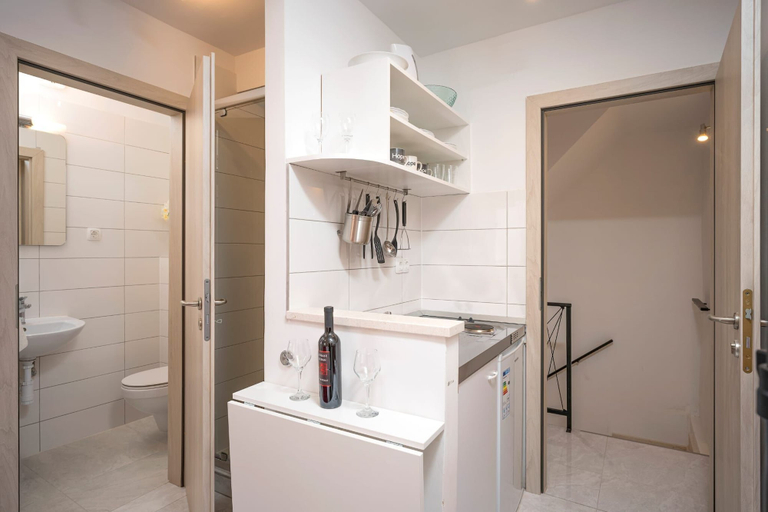 Bathroom 2, Apartments Lotti 2, Stari Grad