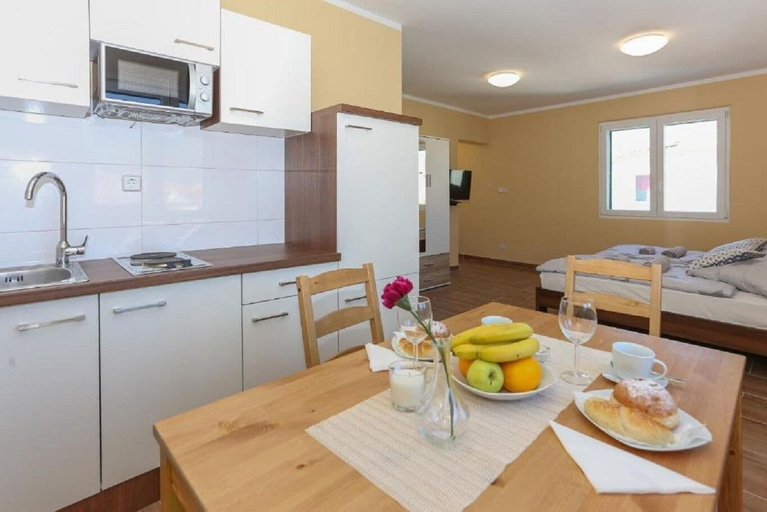 Others 5, Apartments Slavko With Terrace, Kaštela