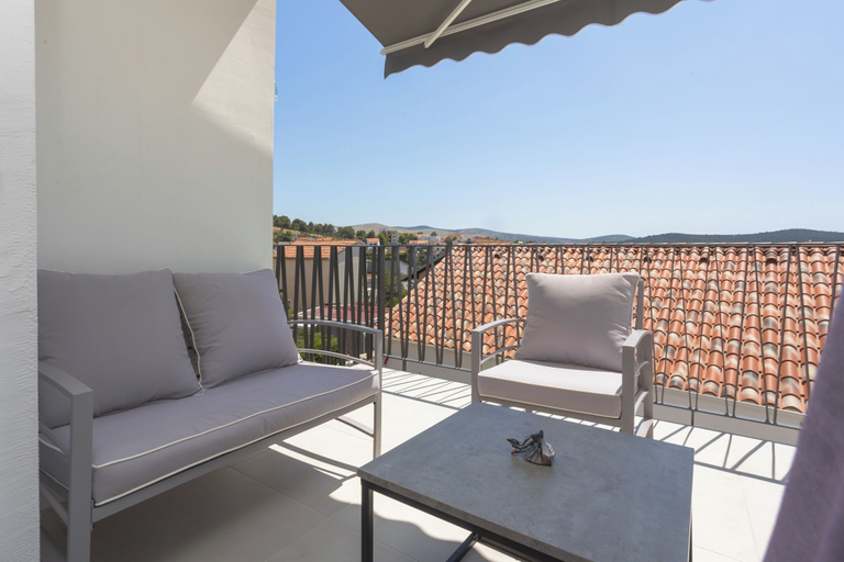Terrace/patio 4, Apartments Lavandela Girandela, Šibenik