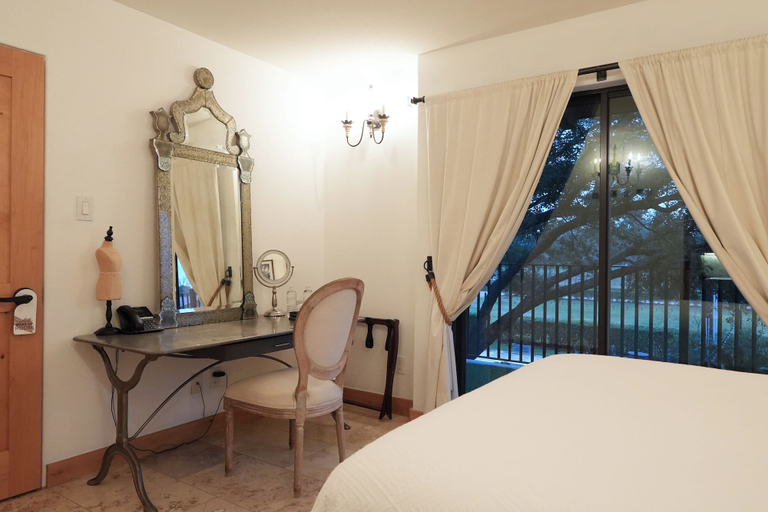 Room 5, Haras Hacienda, Montgomery