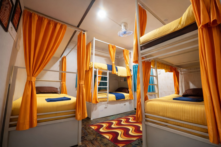 Room 5, Rayzen Stays, Chennai