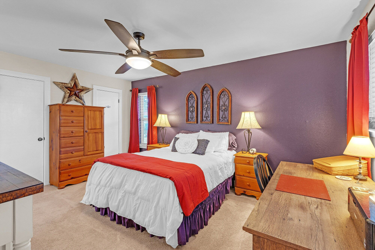 Room 4, Dean's Retreat At Georgetown 3 Bedroom Home, Williamson