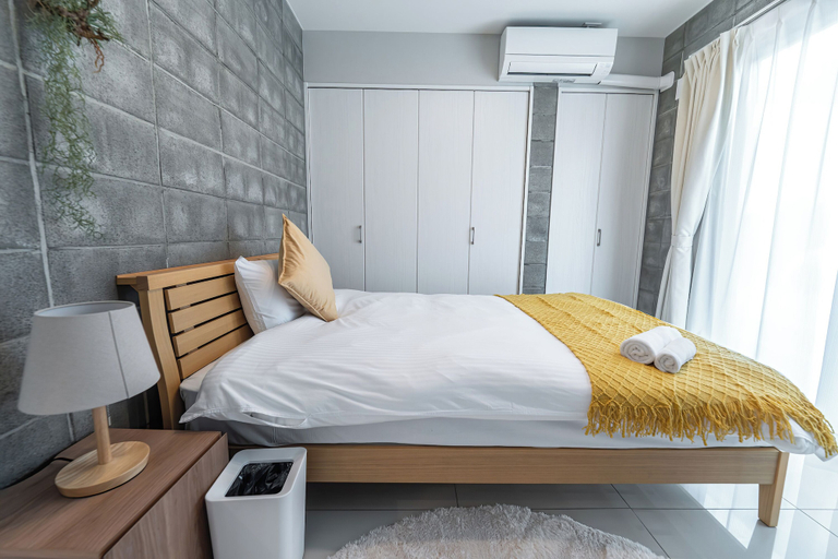 Room 5, Hale Twelve AB, Miyakojima
