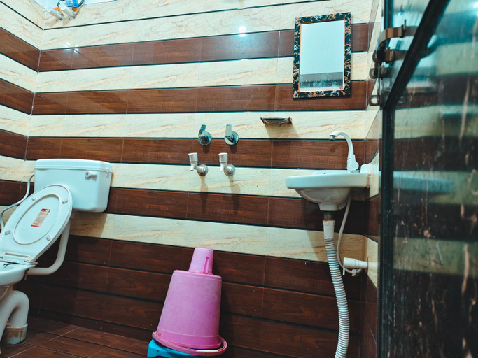 Bathroom 5, Maa Janki Homestay - Walking Distance from Mandir, Faizabad