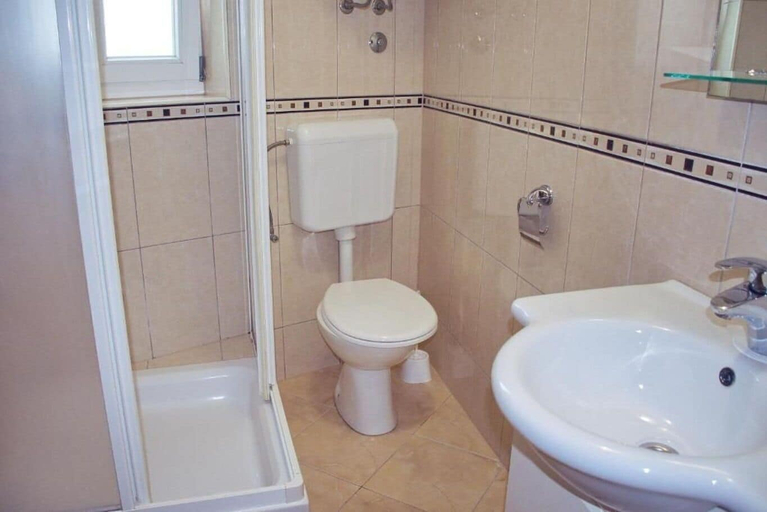 Bathroom 3, House Mari, Novalja