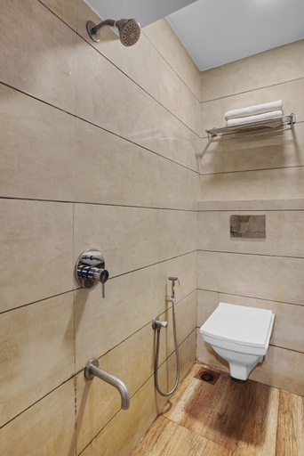 Bathroom 2, Hotel Dream Inn Thane, Thane