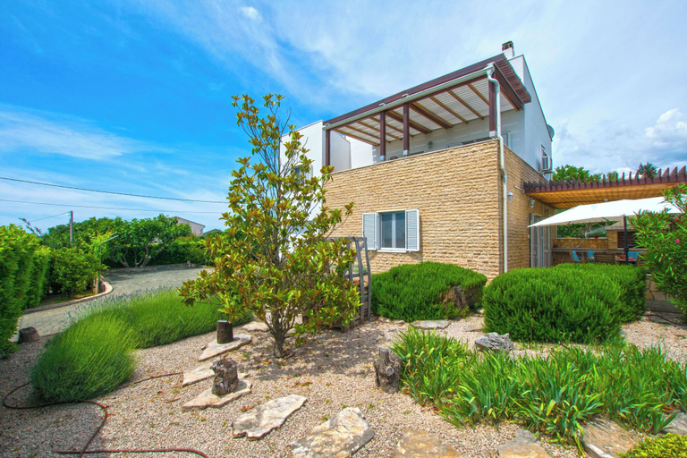 Building design 3, House Srecko, Polača