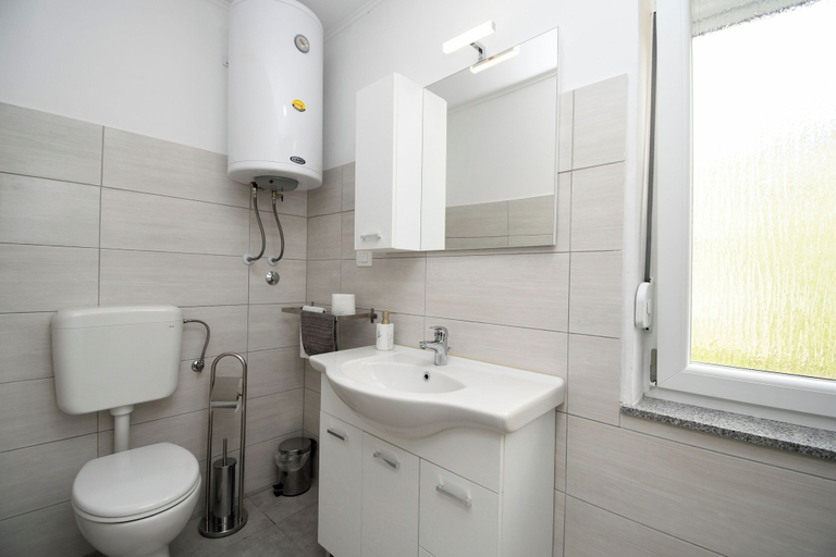 Bathroom 4, Apartments Plomin, Kršan