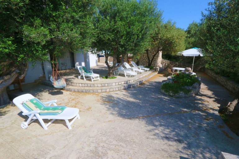 Courtyard 5, Apartments Vacation Jakisnica, Novalja