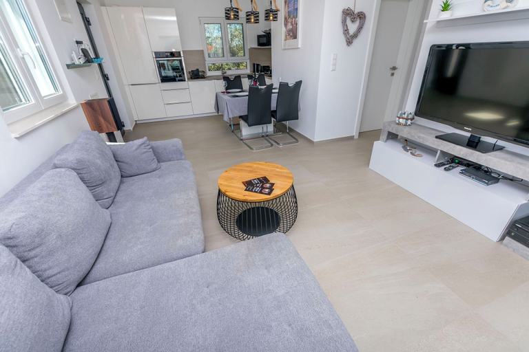 Others 5, Apartments Lonamare, Rogoznica