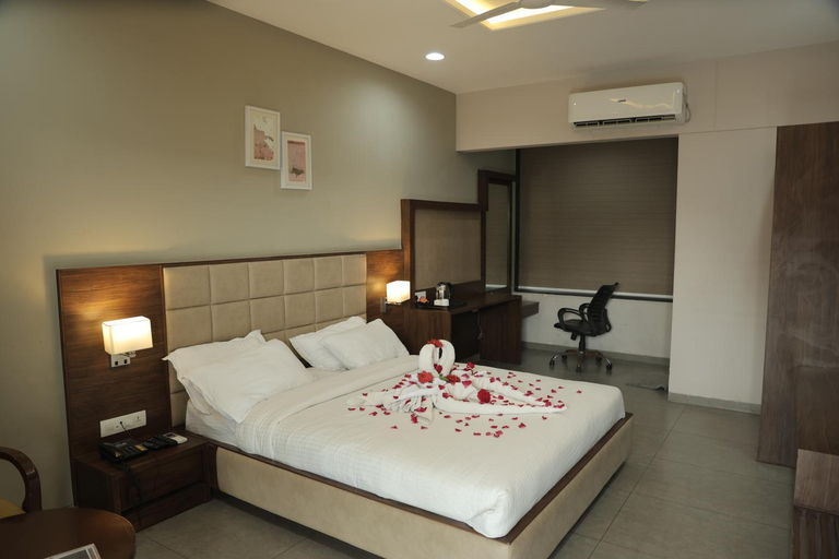 Bedroom, Club Mango Resort, Ahmadabad