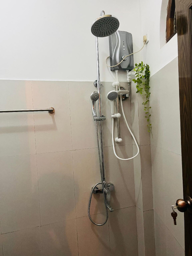 Bathroom 4, Sun and Sand Apartment, Habaraduwa