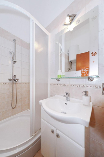 Bathroom 4, Apartments Suzana, Kali