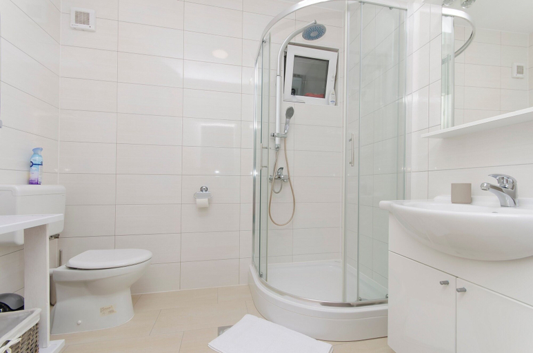 Bathroom 3, Apartments Quokka, Vodice