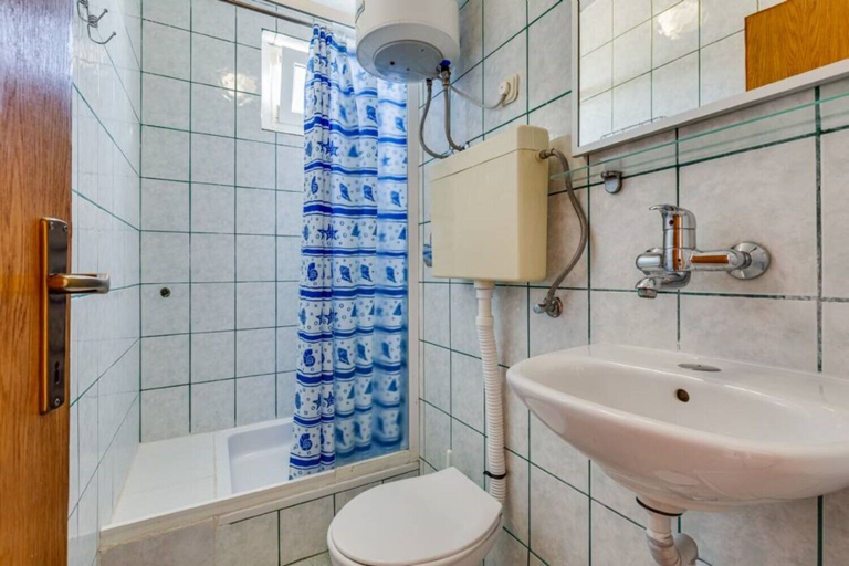 Bathroom 2, Apartments Tanja, Pakoštane