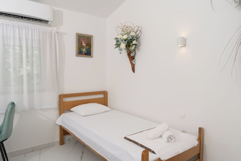 Bedroom 3, Apartments Jozefina, Novalja