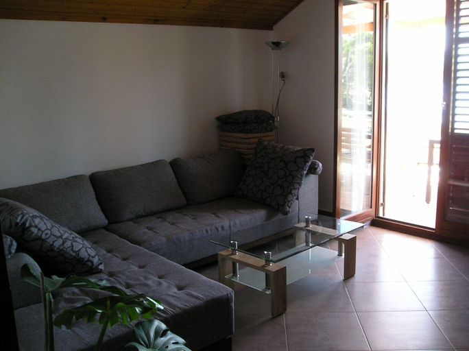 Others 5, Apartments Ivo, Sali
