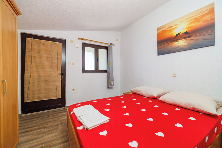 Room 3, Apartments Jase, Karlobag