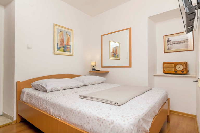Room 4, House Frane, Supetar