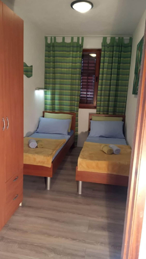 Bedroom 2, Apartments Neda, Sutivan