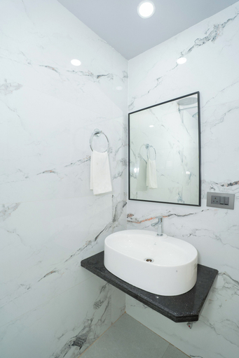 Bathroom 2, Trayee International, Purba Medinipur
