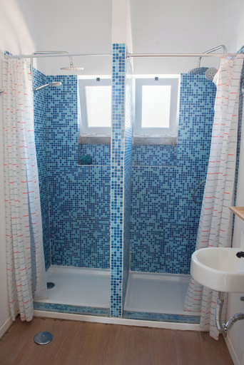 Bathroom 3, Surfbase Lisbon, Almada