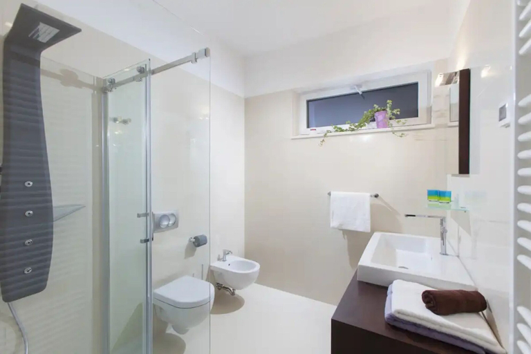 Bathroom 3, Villa Vera, Novigrad
