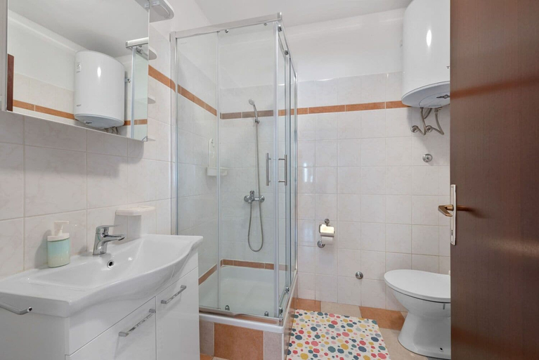 Bathroom 4, Apartment Uga2, Pag