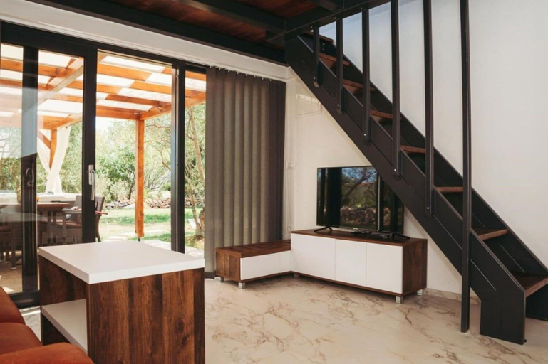 Living room 4, House Stone House With Jacuzzi, Preko