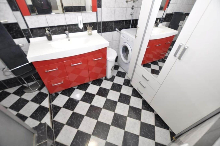 Bathroom 3, Apartments Eden, Trogir