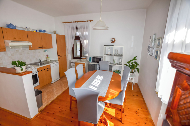 Others 5, House Panula, Sali