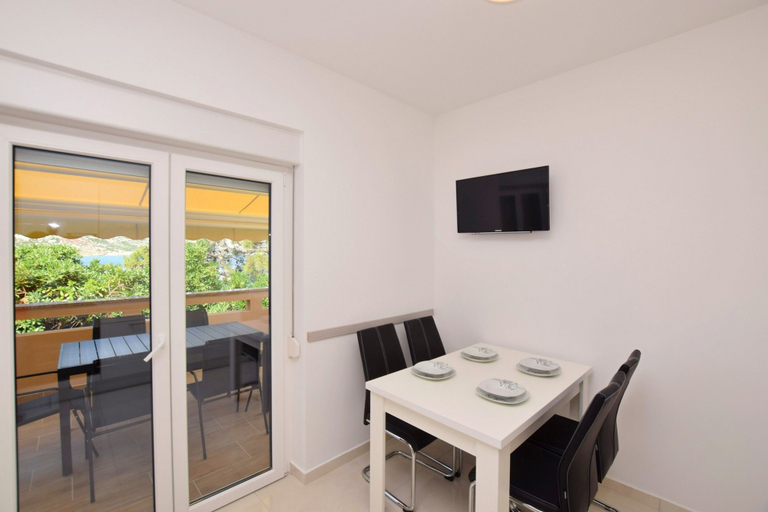 Others 4, Apartments A-Z, Novalja