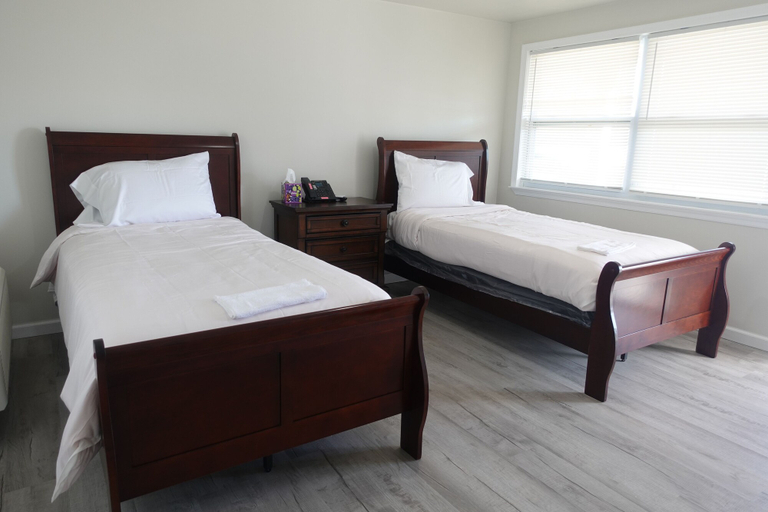 Room 4, Freedom Inn Motel, Dauphin