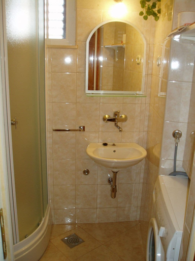 Bathroom 2, Apartment Vrilo, Postira