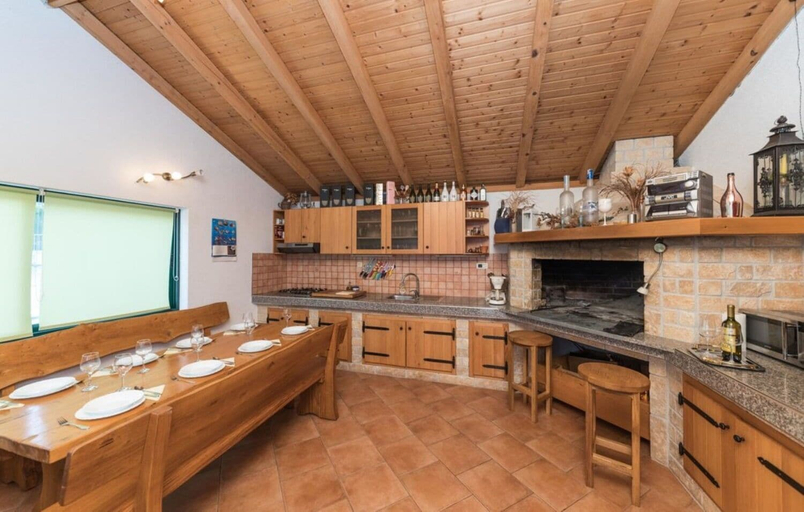 Food & Drinks, House Rafaeli, Marina