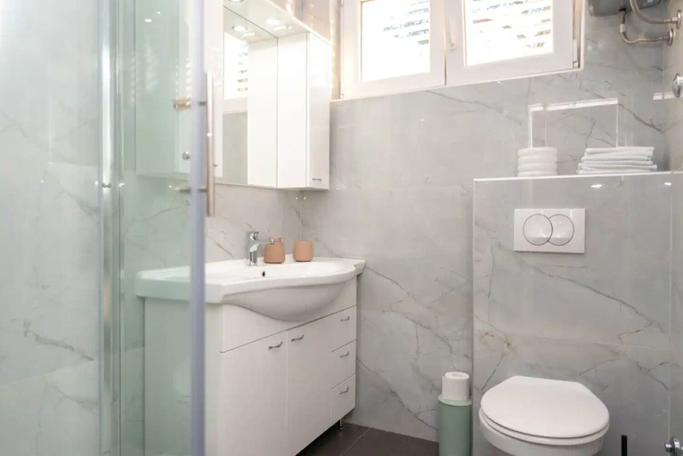 Bathroom 3, House Lili, Supetar