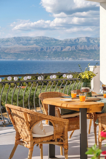 Outdoor dining 3, Villa Nono, Supetar