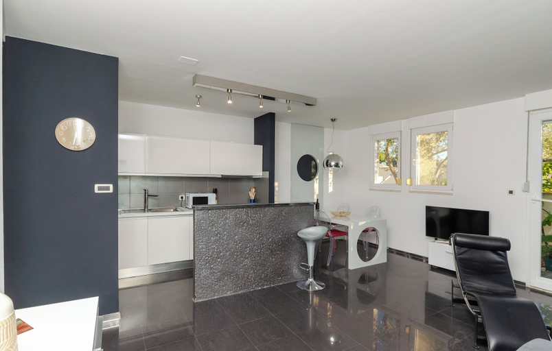 Interior 4, Apartment Black Star, Split