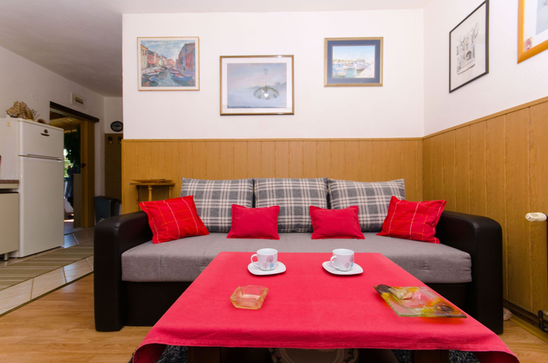 Others 4, Apartment Vrilo, Supetar