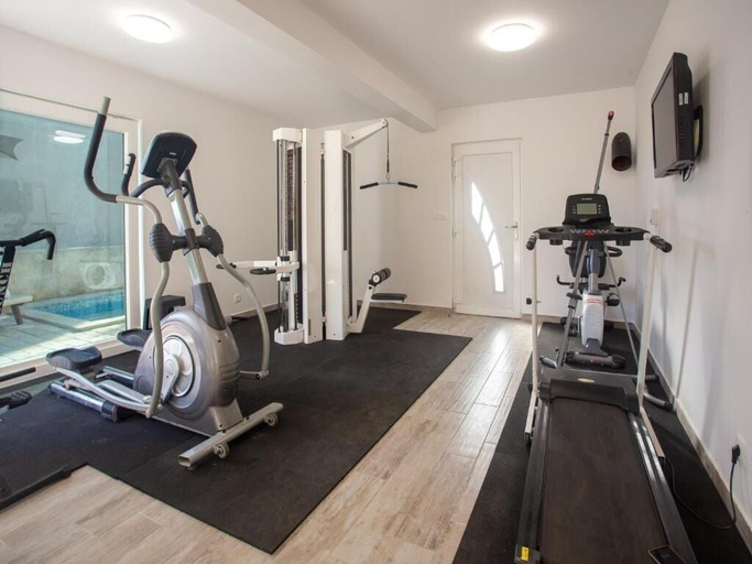 Others 5, Apartment Slavena, Okrug