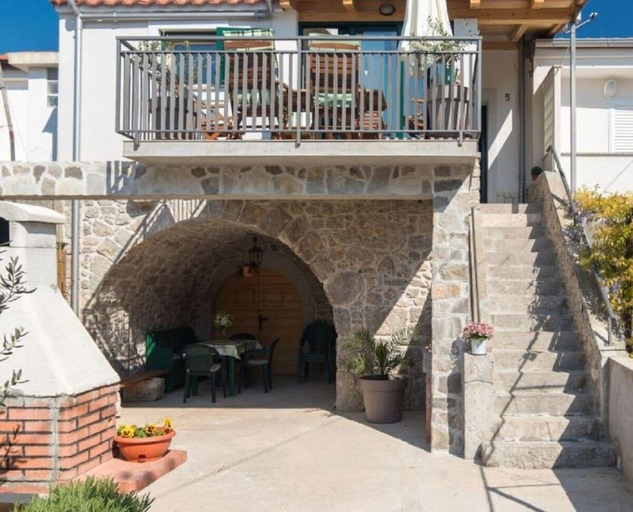Others 5, House Mari, Punat