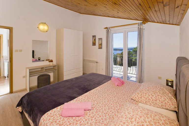 Bedroom 2, Apartments Nadi, Hvar