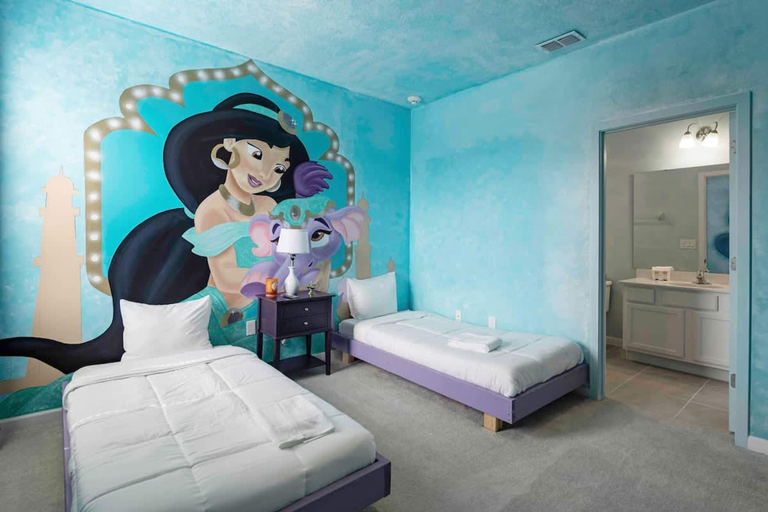 Room 4, NBA Dream Mansion 15BR Luxury Villa w Pool, Osceola